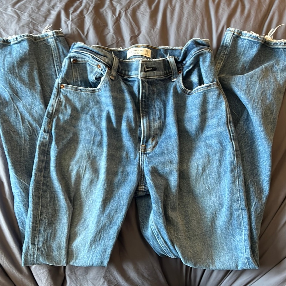 Abercrombie Ultra High Rise 90s Straight Jeans